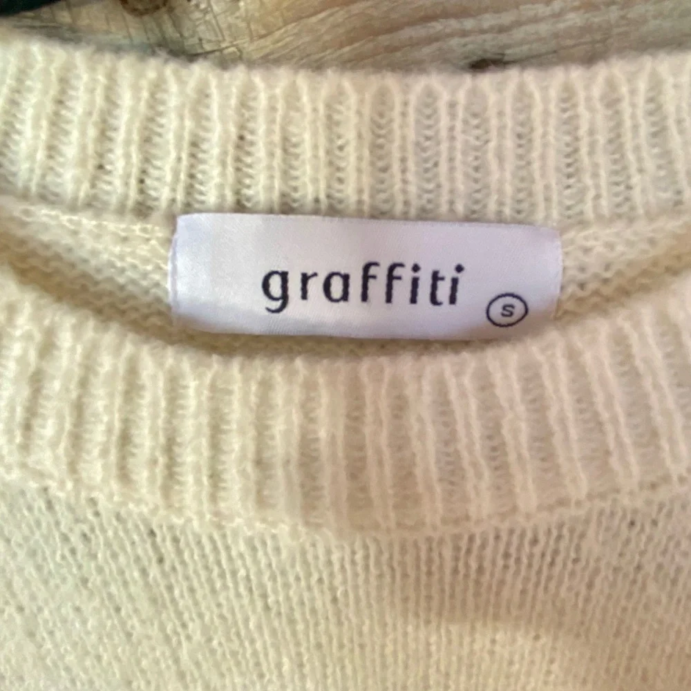 GRAFFITI unisex smiley face sweater, cream & black, size S - Picture 4 of 6